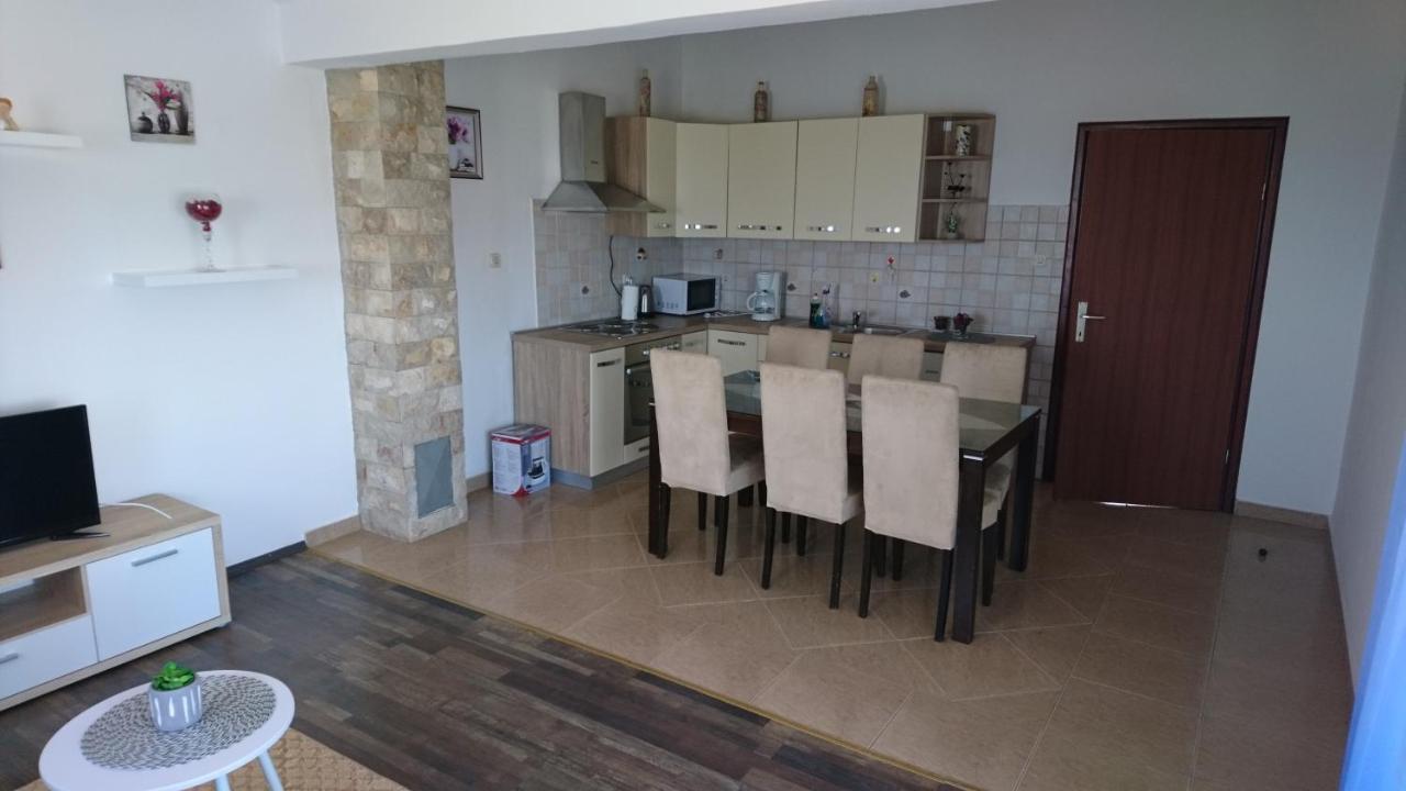 Apartman Vuleta Ražanac Exteriör bild