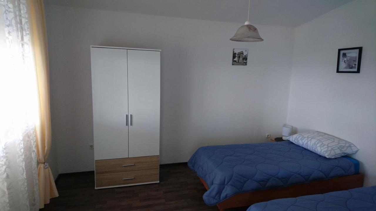 Apartman Vuleta Ražanac Exteriör bild